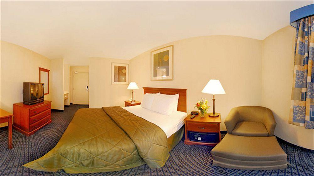Rodeway Inn Hadley – Amherst Exterior foto